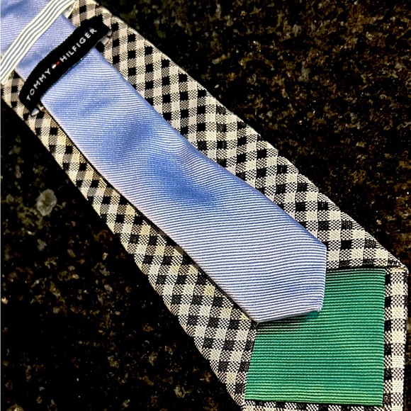 TOMMY HILFIGER Silk Tie • Black & White Plaid Blade • Blue Tail - Picture 4 of 8